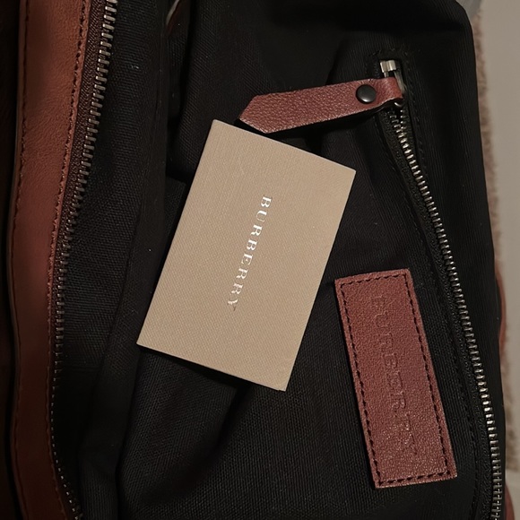 Burberry Weekender Bag - Picture 7 of 7